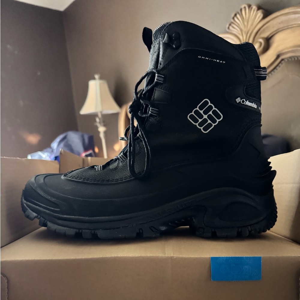 Columbia men’s winter waterproof boots.  200g insulation.  Used for 4 days